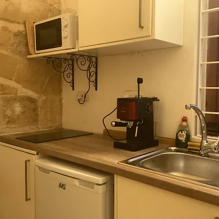1b * Valletta